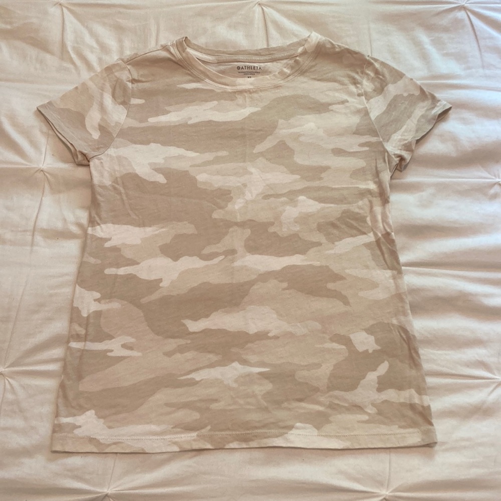 Athleta tan camo tshirt